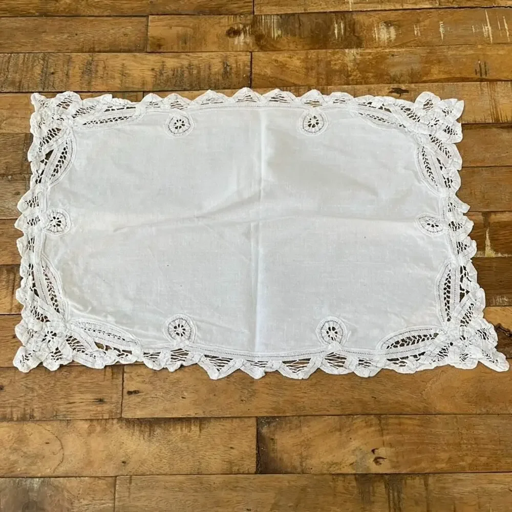 White Floral Lace Cotton Linen Set of 3 Napkins Liners